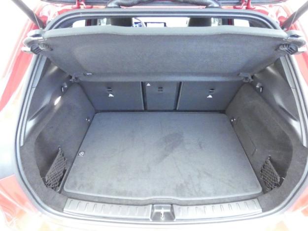 MERCEDES-BENZ GLA 200 d AMG Line  GLA 200 d AMG Line