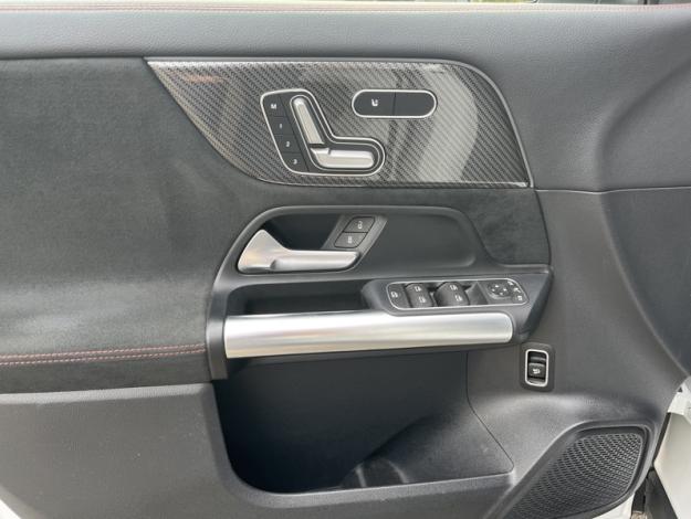 MERCEDES-BENZ GLA 200 d AMG Line  GLA 200 d AMG Line