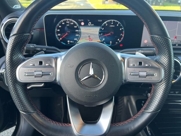 MERCEDES-BENZ Classe A AMG A 35 4MATIC Compacte AMG Line 