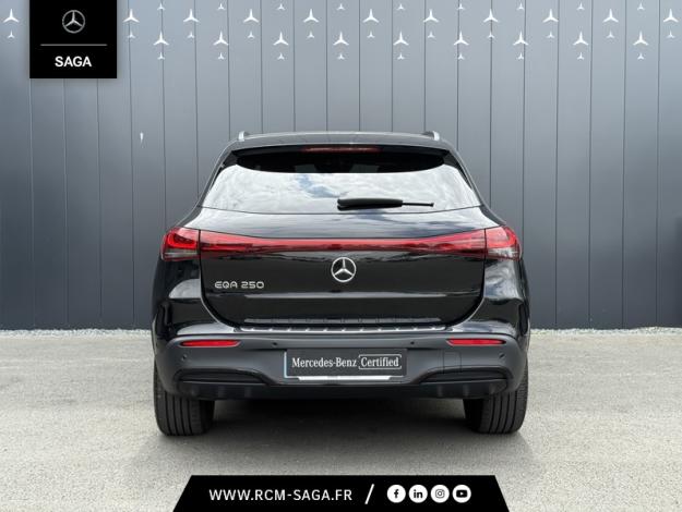 MERCEDES-BENZ EQA 250 AMG Line  