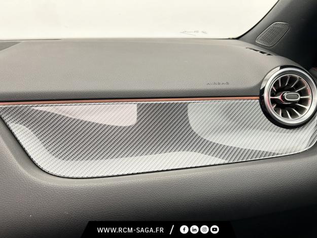 MERCEDES-BENZ GLA 200 AMG Line  