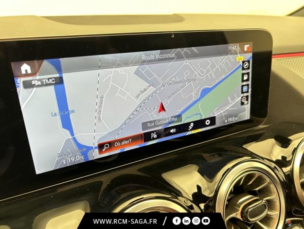 MERCEDES-BENZ GLA 200 AMG Line  