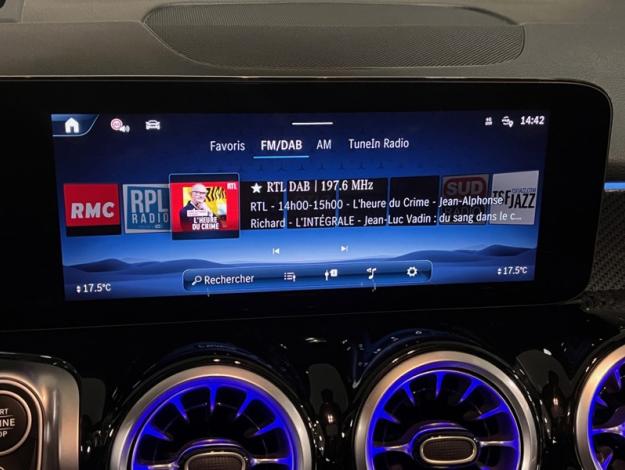 MERCEDES-BENZ GLB 200 d AMG Line  