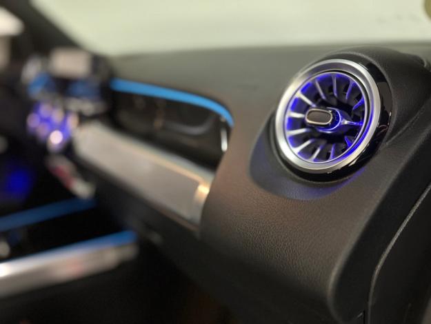 MERCEDES-BENZ GLB 200 d AMG Line  