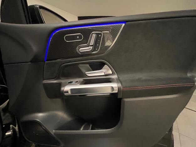 MERCEDES-BENZ GLB 200 d AMG Line  