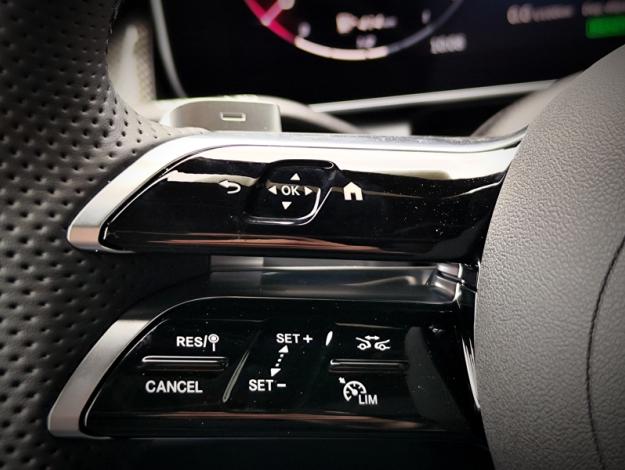 MERCEDES-BENZ GLC SUV   GLC 300 e  Hybrid EQ 4MATIC AMG Line +