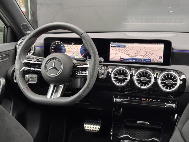 MERCEDES-BENZ Classe A 200 d AMG Line  Classe A 200 d AMG Line