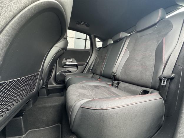 MERCEDES-BENZ GLA 200 d AMG Line  GLA 200 d AMG Line