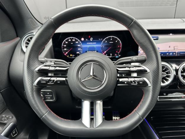 MERCEDES-BENZ GLA 200 d AMG Line  GLA 200 d AMG Line