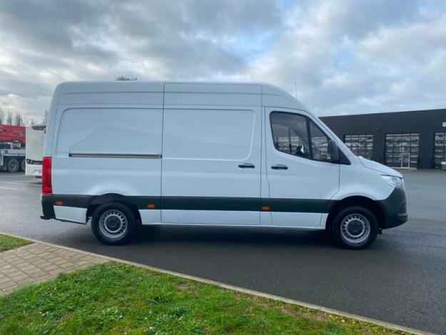 MERCEDES-BENZ Sprinter 316 CDI Fourgon Toit sureleve Standard  Suspension pneumatique