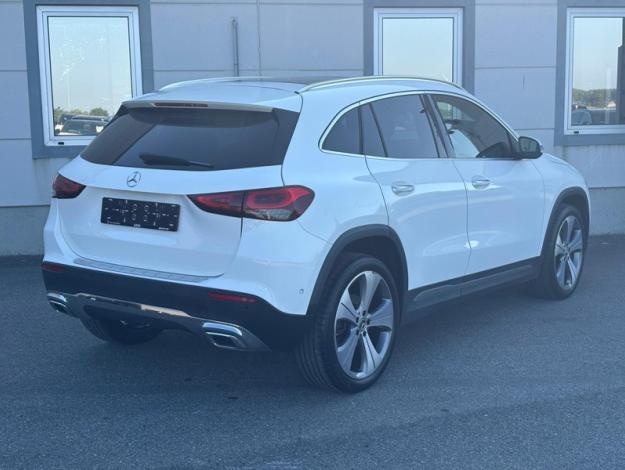 MERCEDES-BENZ GLA 200 d Progressive Toit Pano  