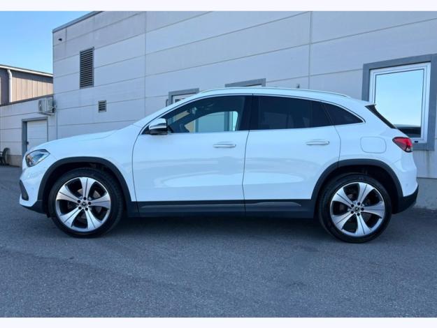 MERCEDES-BENZ GLA 200 d Progressive Toit Pano  