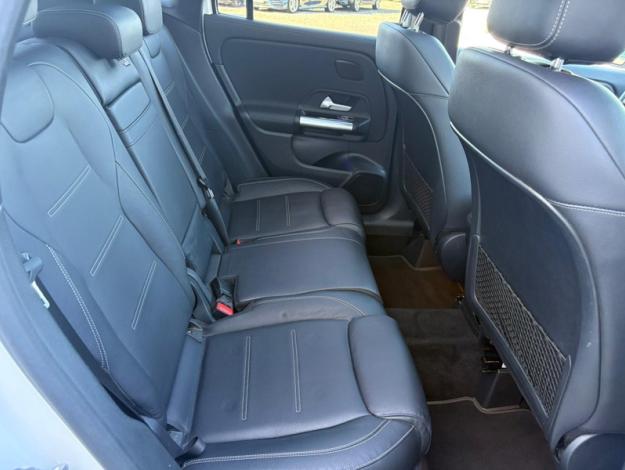 MERCEDES-BENZ GLA 200 d Progressive Toit Pano  