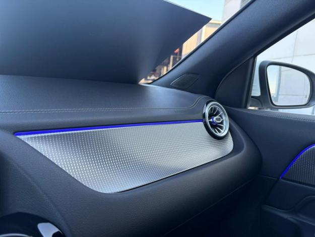 MERCEDES-BENZ GLA 200 d Progressive Toit Pano  