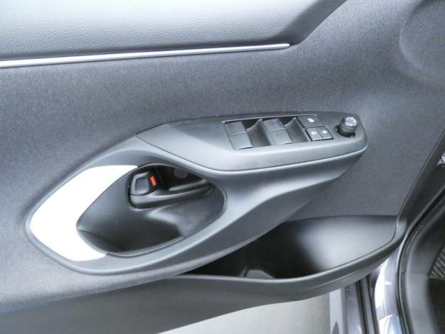 TOYOTA Yaris 120 VVT-i Design  