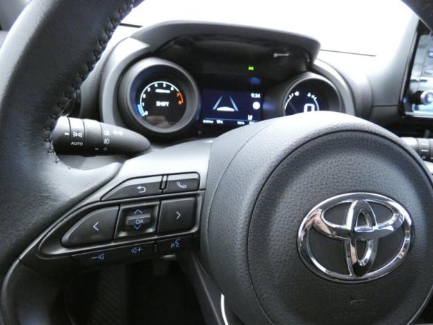 TOYOTA Yaris 120 VVT-i Design  