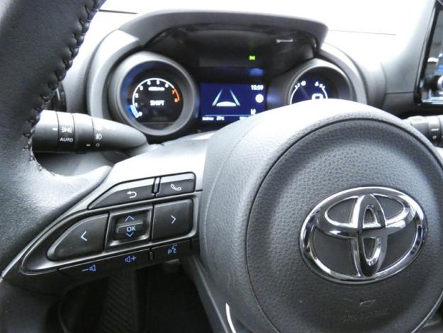 TOYOTA Yaris 120 VVT-i Design  