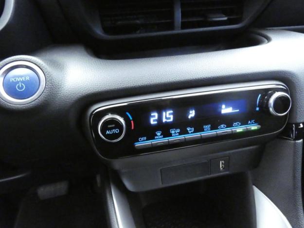 TOYOTA Yaris Hybride 116h Design  