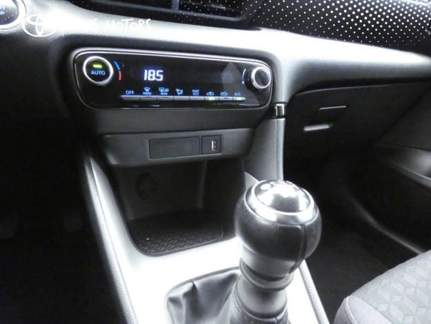 TOYOTA Yaris 120 VVT-i Design  