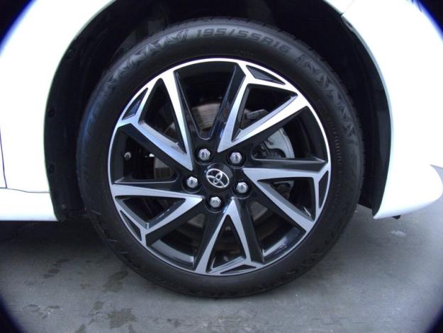 TOYOTA Yaris Hybride 116h Design  