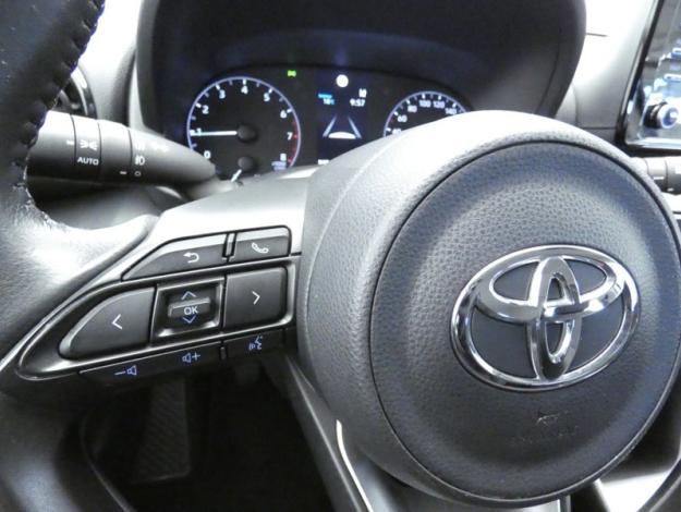 TOYOTA Yaris 70 VVT-i Dynamic France Business  