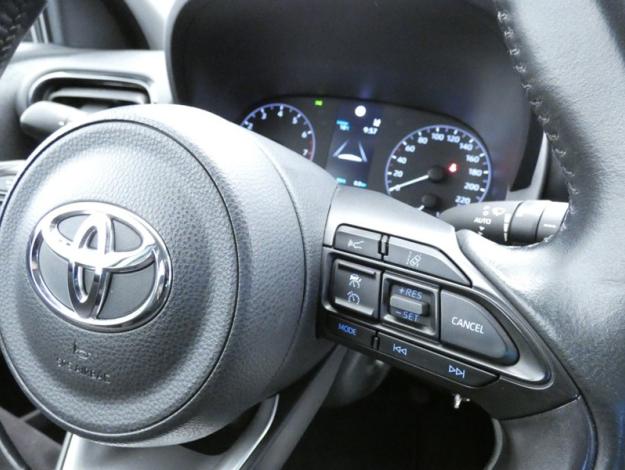 TOYOTA Yaris 70 VVT-i Dynamic France Business  