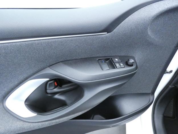 TOYOTA Yaris 70 VVT-i Dynamic France Business  