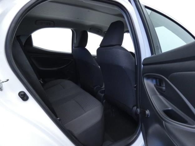 TOYOTA Yaris 70 VVT-i Dynamic France Business  