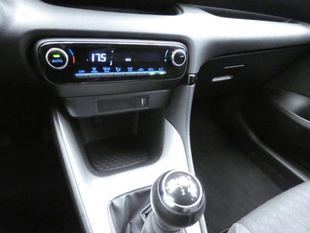 TOYOTA Yaris 120 VVT-i Design  