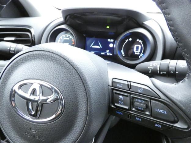 TOYOTA Yaris 120 VVT-i Design  