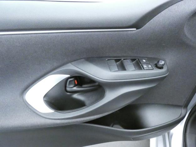 TOYOTA Yaris 120 VVT-i Design  