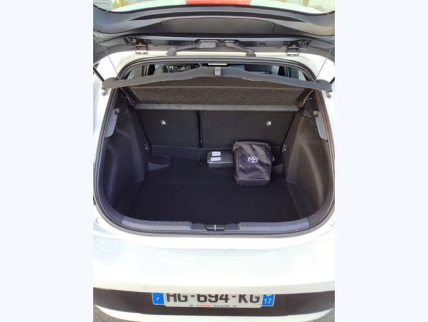 TOYOTA Corolla Hybride 1.8L 140h Dynamic Business  COROLLA 1.8L 140 CH DYNBUSINESS MY25