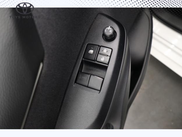 TOYOTA Yaris 70 VVT-i Dynamic Business  