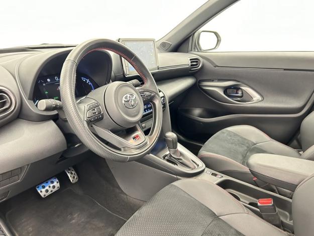 TOYOTA Yaris Cross 1.5 HYBRID 116H GR SPORT / SMART CONNECT  