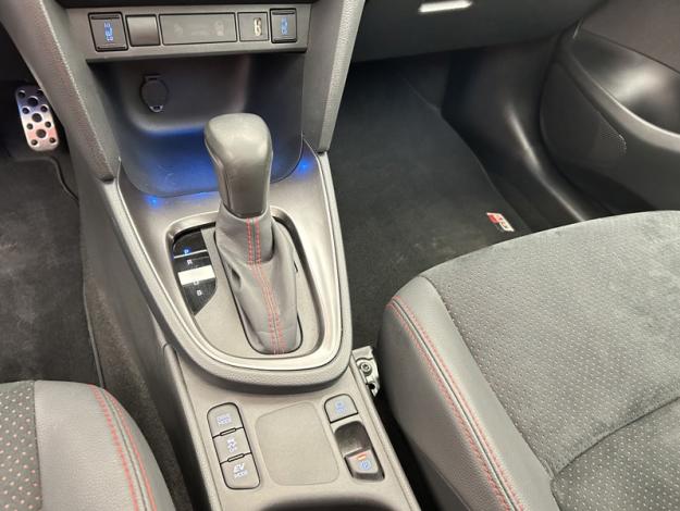 TOYOTA Yaris Cross 1.5 HYBRID 116H GR SPORT / SMART CONNECT  