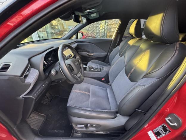 LEXUS LBX 1.5 136H 2WD Cool / Pack Advanced  