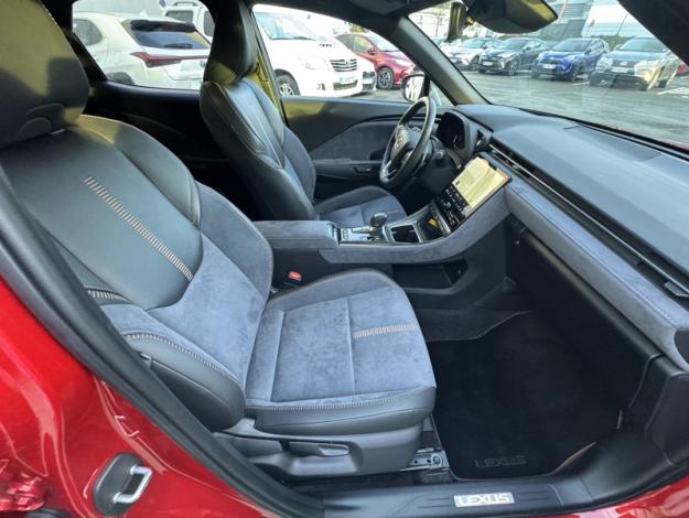 LEXUS LBX 1.5 136H 2WD Cool / Pack Advanced  