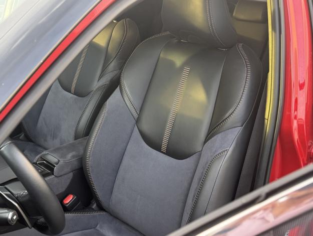 LEXUS LBX 1.5 136H 2WD Cool / Pack Advanced  