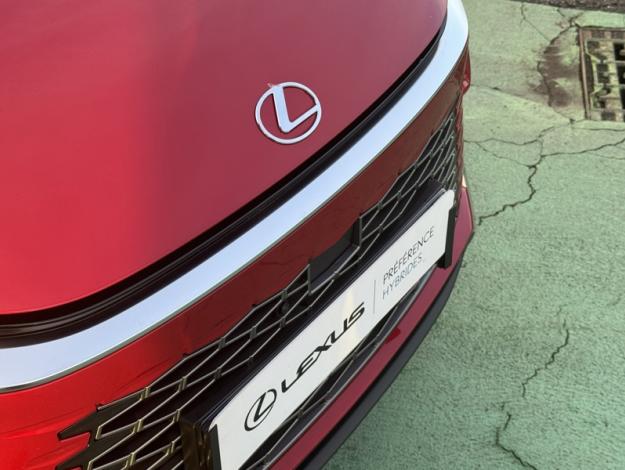 LEXUS LBX 1.5 136H 2WD Cool / Pack Advanced  