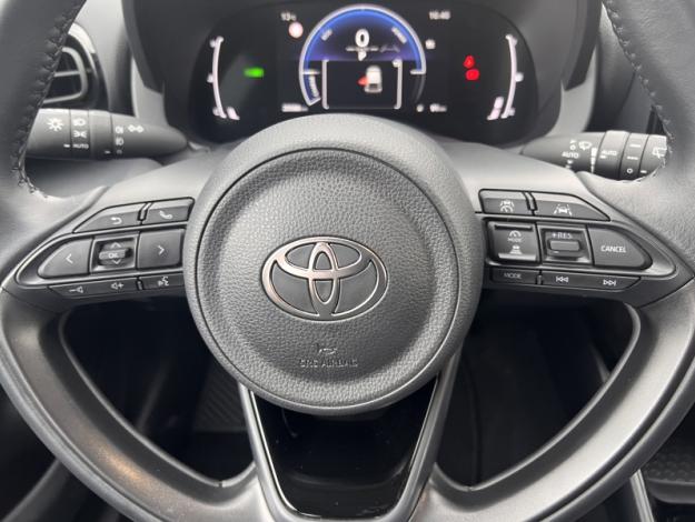 TOYOTA Yaris Hybride 116h Design  
