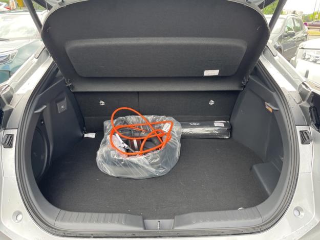 TOYOTA C-HR Plug-In Hybrid FWD Collection   