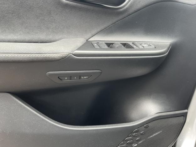 TOYOTA C-HR Plug-In Hybrid FWD Collection   