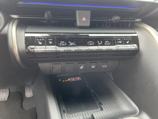 TOYOTA C-HR Plug-In Hybrid FWD Collection   