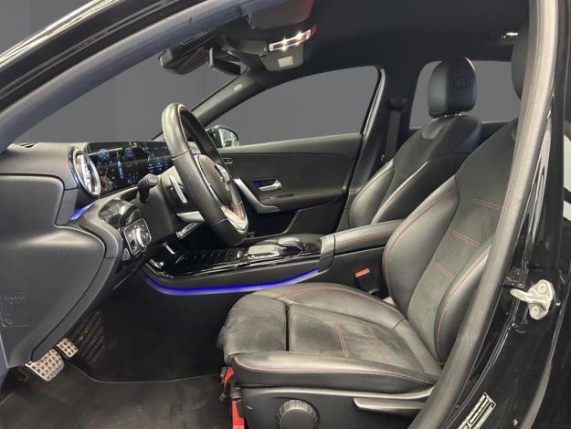 MERCEDES-BENZ A 180 d AMG Pack Night  