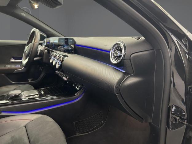 MERCEDES-BENZ A 180 d AMG Pack Night  