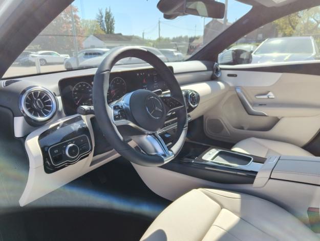 MERCEDES-BENZ A 180 Luxury Line  