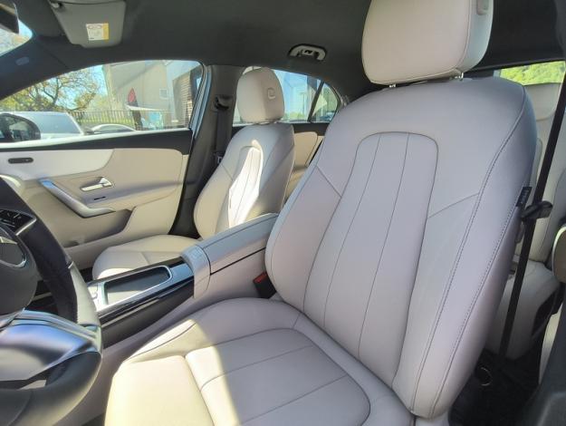 MERCEDES-BENZ A 180 Luxury Line  