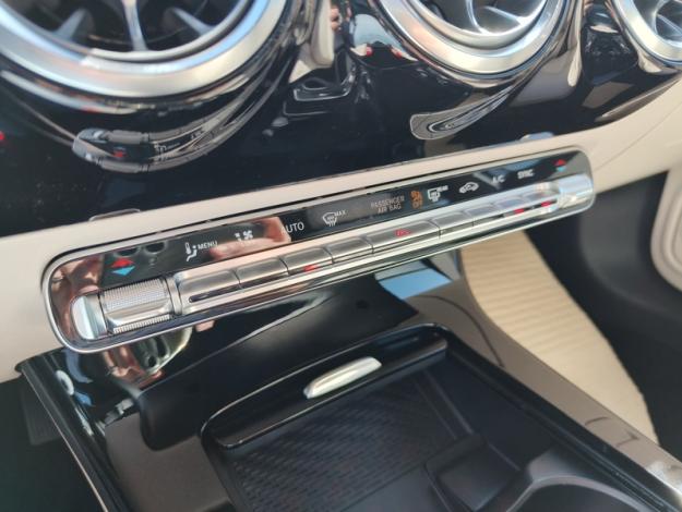 MERCEDES-BENZ A 180 Luxury Line  