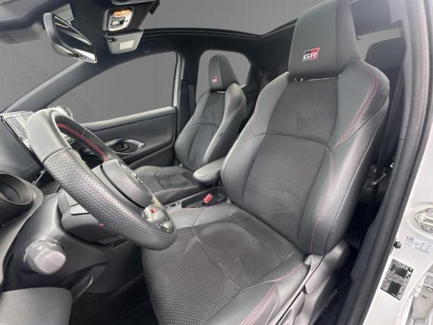 TOYOTA Yaris 116h GR SPORT  