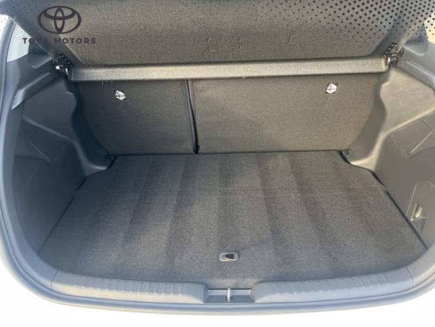 TOYOTA Yaris 116h Dynamic  